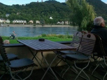 Foto: K &amp;amp; K Weinhauschen am Rhein